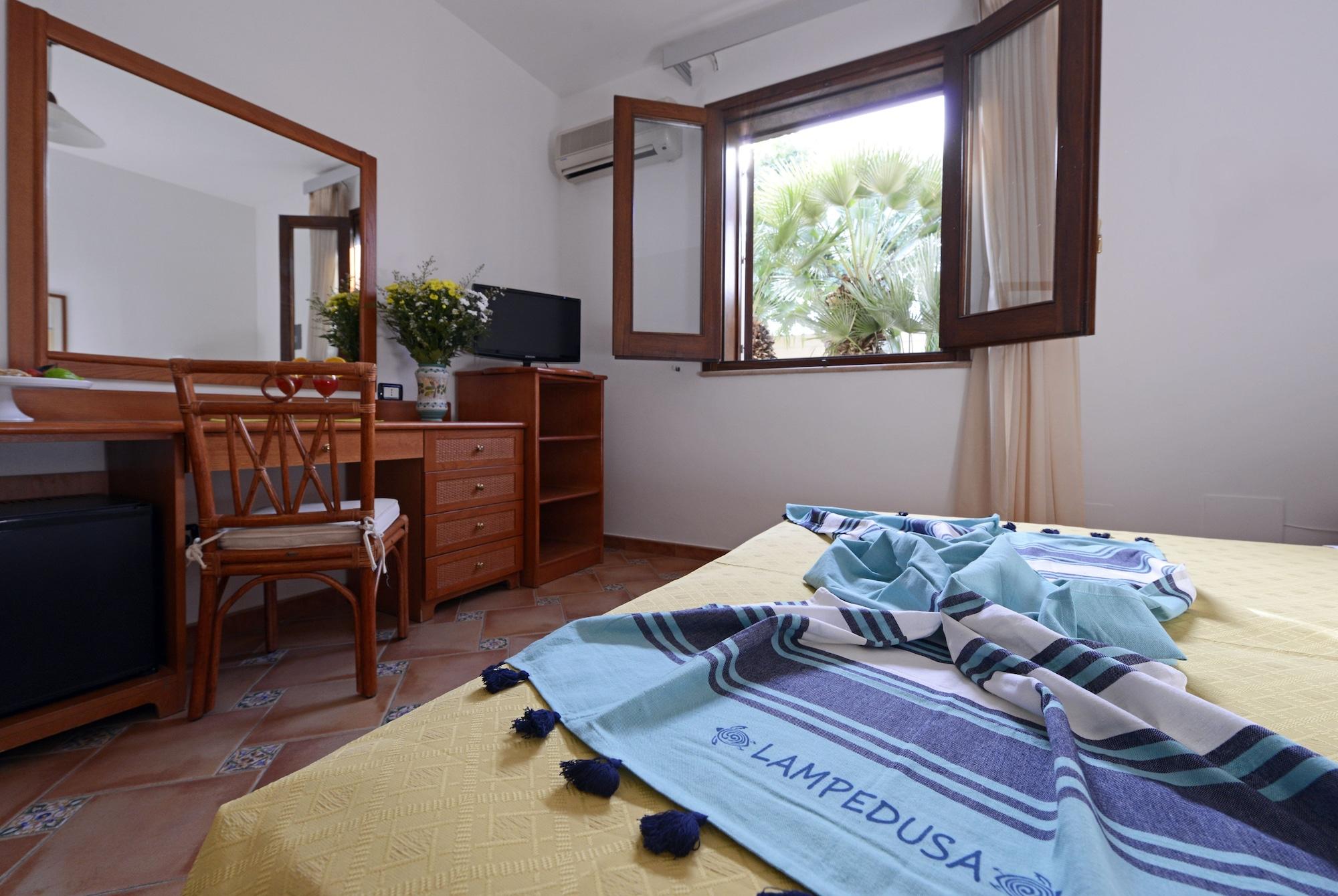 Oasis Hotel Residence Resort LMP Buitenkant foto