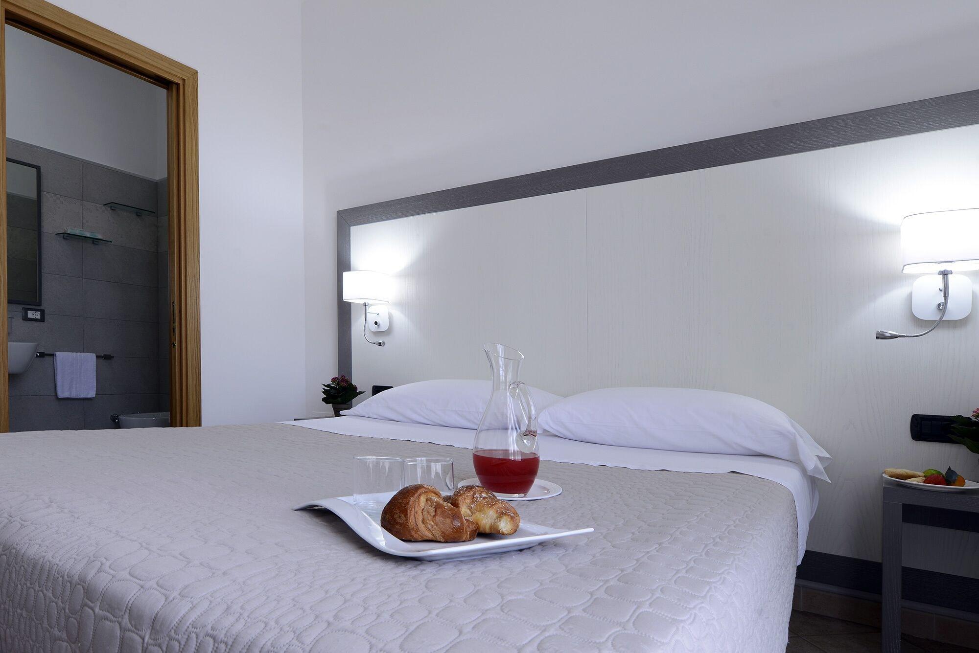Oasis Hotel Residence Resort LMP Buitenkant foto