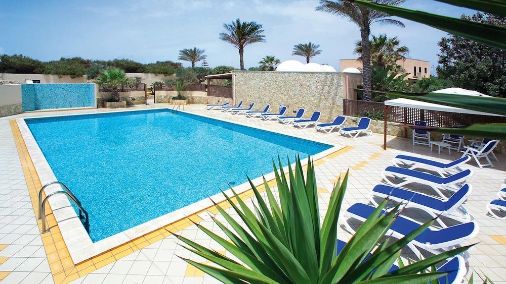 Oasis Hotel Residence Resort LMP Buitenkant foto