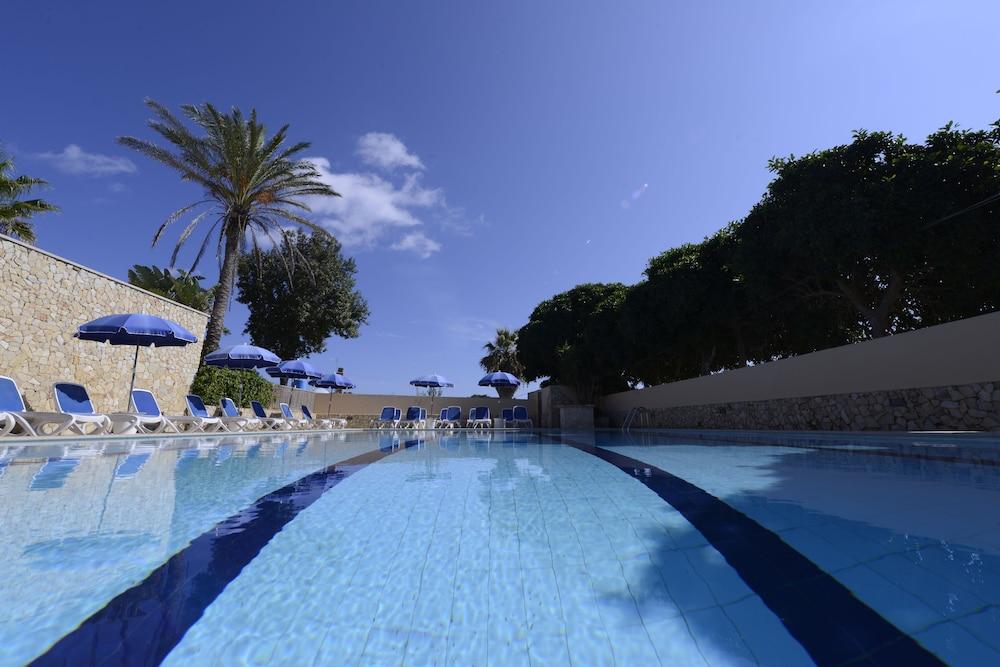 Oasis Hotel Residence Resort LMP Buitenkant foto