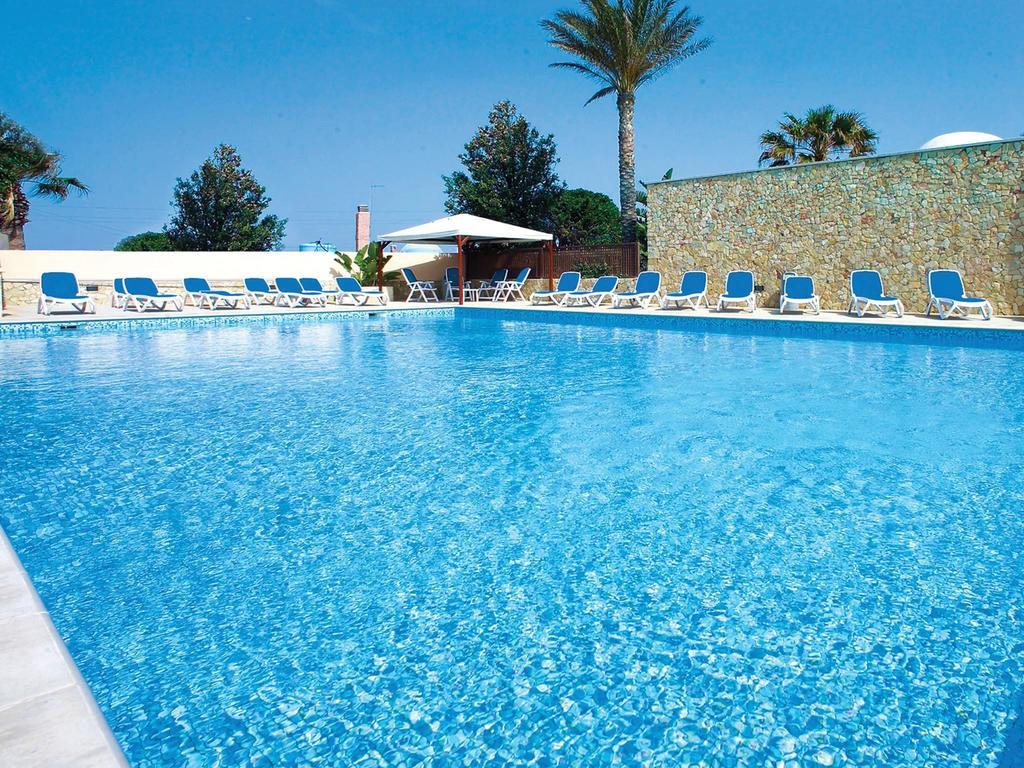 Oasis Hotel Residence Resort LMP Buitenkant foto
