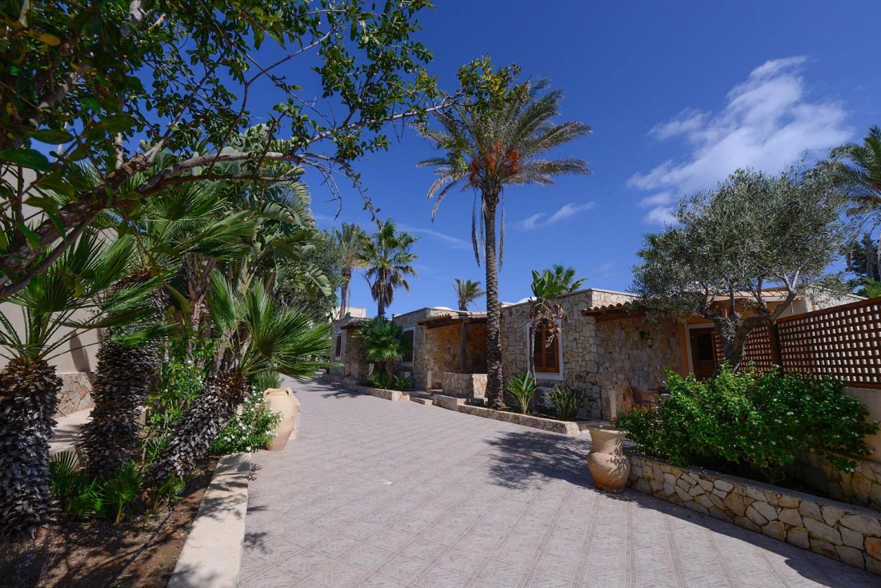Oasis Hotel Residence Resort LMP Buitenkant foto