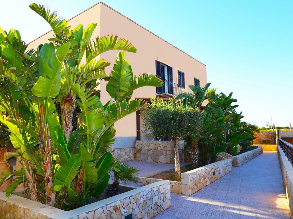 Oasis Hotel Residence Resort LMP Buitenkant foto